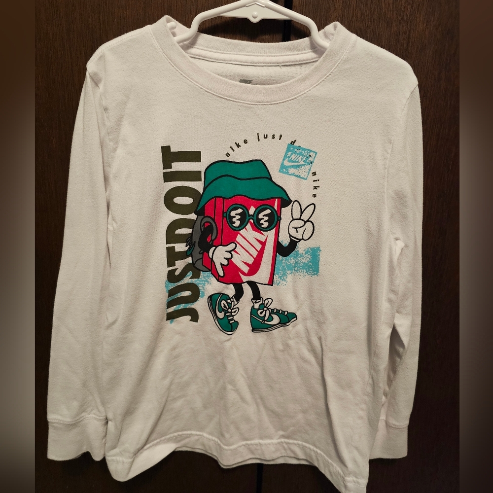 Nike Boys Size 7 Shirt